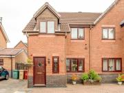 3 bedroom semi detached house for sale in Dunlin Close,...