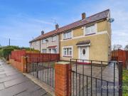 3 bedroom semi detached house for sale in Dykefield...