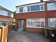 3 bedroom semi detached house for sale in Foxwood Walk,...