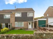 3 bedroom semi detached house for sale in Gloucester...