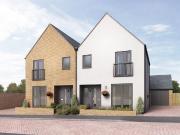 3 bedroom semi detached house for sale in Granadiers Rd,...