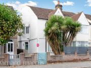 3 bedroom semi detached house for sale in Harlington...