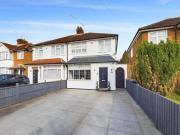 3 Bedroom Semi detached House For Sale In Hatfield