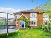 3 Bedroom Semi detached House For Sale In Horsham