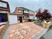 3 bedroom semi detached house for sale in Kendal Rise,...