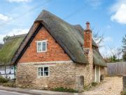 3 Bedroom Semi detached House For Sale In Kennington,...