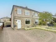 3 bedroom semi detached house for sale in Leafield...