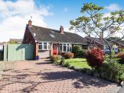 3 bedroom semi detached house for sale in Lingwood Road,...