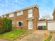 3 Bedroom Semi detached House For Sale In Linslade