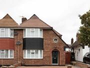 3 Bedroom Semi detached House For Sale In London