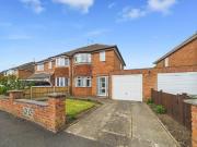 3 bedroom semi detached house for sale in Melrose Close,...