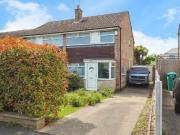 3 bedroom semi detached house for sale in Milford Drive,...