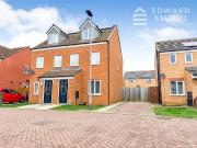 3 bedroom semi detached house for sale in Mollis Close,...