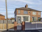 3 bedroom semi detached house for sale in Newstead Road,...