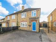3 bedroom semi detached house for sale in Northwood...