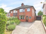 3 bedroom semi detached house for sale in Park Avenue,...