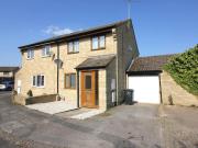 3 bedroom semi detached house for sale in Plattes Close,...