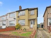 3 Bedroom Semi detached House For Sale In Plumstead, London