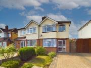 3 Bedroom Semi detached House For Sale In Rickmansworth,...