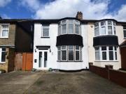 3 Bedroom Semi detached House For Sale In Romford