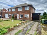 3 bedroom semi detached house for sale in Roslyn Avenue,...