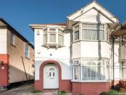 3 Bedroom Semi detached House For Sale In Stanmore,...