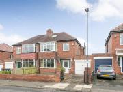 3 bedroom semi detached house for sale in The Ridgeway,...