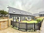 3 bedroom semi detached house for sale in Vincent Farm...