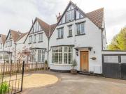 3 Bedroom Semi detached House For Sale In Westbury on...