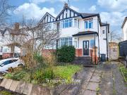 3 bedroom semi detached house for sale in Wheats Avenue,...