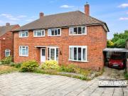 3 bedroom semi detached house for sale in Whippendell...