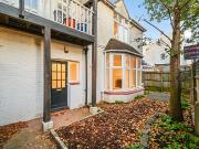 3 bedroom semi detached house for sale in Windlesham...