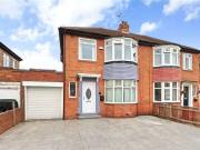 3 bedroom Semi Detached House for sale, Mill Hill Road,...
