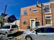 3 bedroom semi detached house to rent