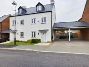 3 bedroom semi detached house to rent