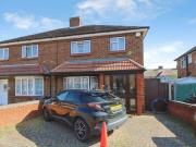 3 bedroom semi detached house to rent