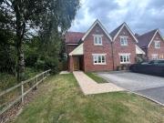 3 bedroom semi detached house to rent
