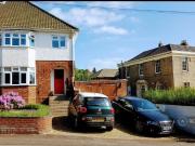 3 bedroom semi detached house to rent