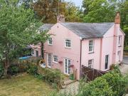 3 bedroom semi detached house to rent