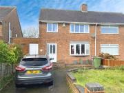 3 bedroom Semi Detached House to rent, Griffiths Drive,...