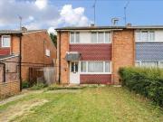 3 bedroom semi detached house to rent in Basingstoke,...