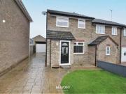 3 bedroom semi detached house to rent in Melford Road,...