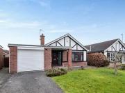 3 bedroom semidetached bungalow for sale in Simons Close...