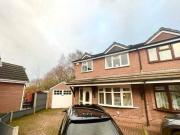 3 bedroom semidetached house for rent in Bartons Place...