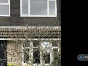 3 bedroom semidetached house for rent in Charlton Avenue...