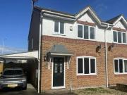 3 bedroom semidetached house for rent in Cledwen Road...