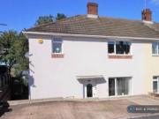 3 bedroom semidetached house for rent in Flaxley Road...