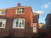 3 bedroom semidetached house for rent in Kinnaird Avenue...