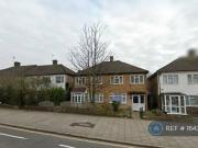 3 bedroom semidetached house for rent in Ley Street...