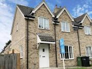 3 bedroom semidetached house for rent in Old School...